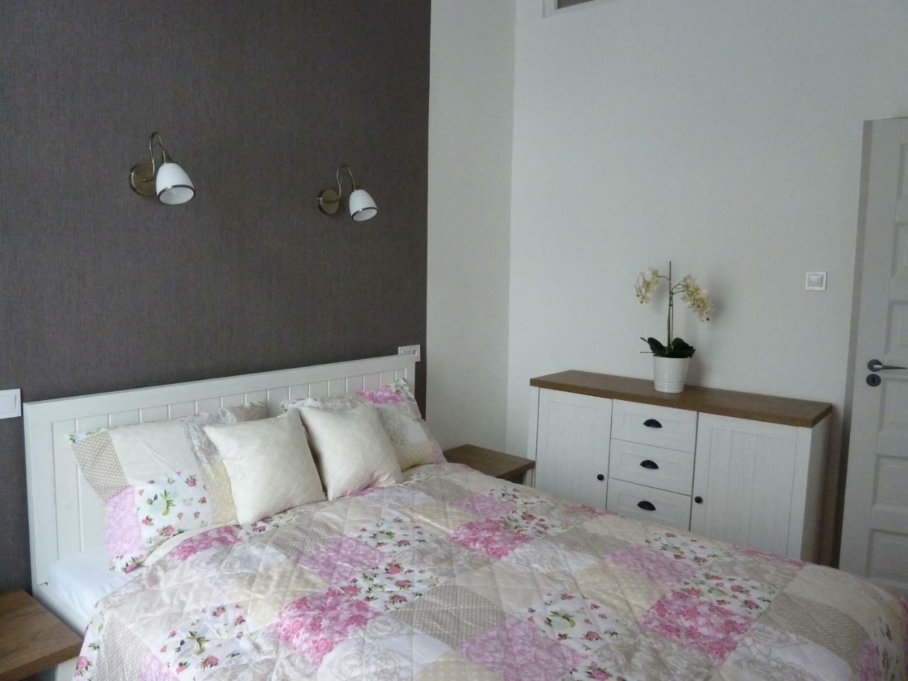 Kossuth Apartmanok Debrecen Exteriör bild