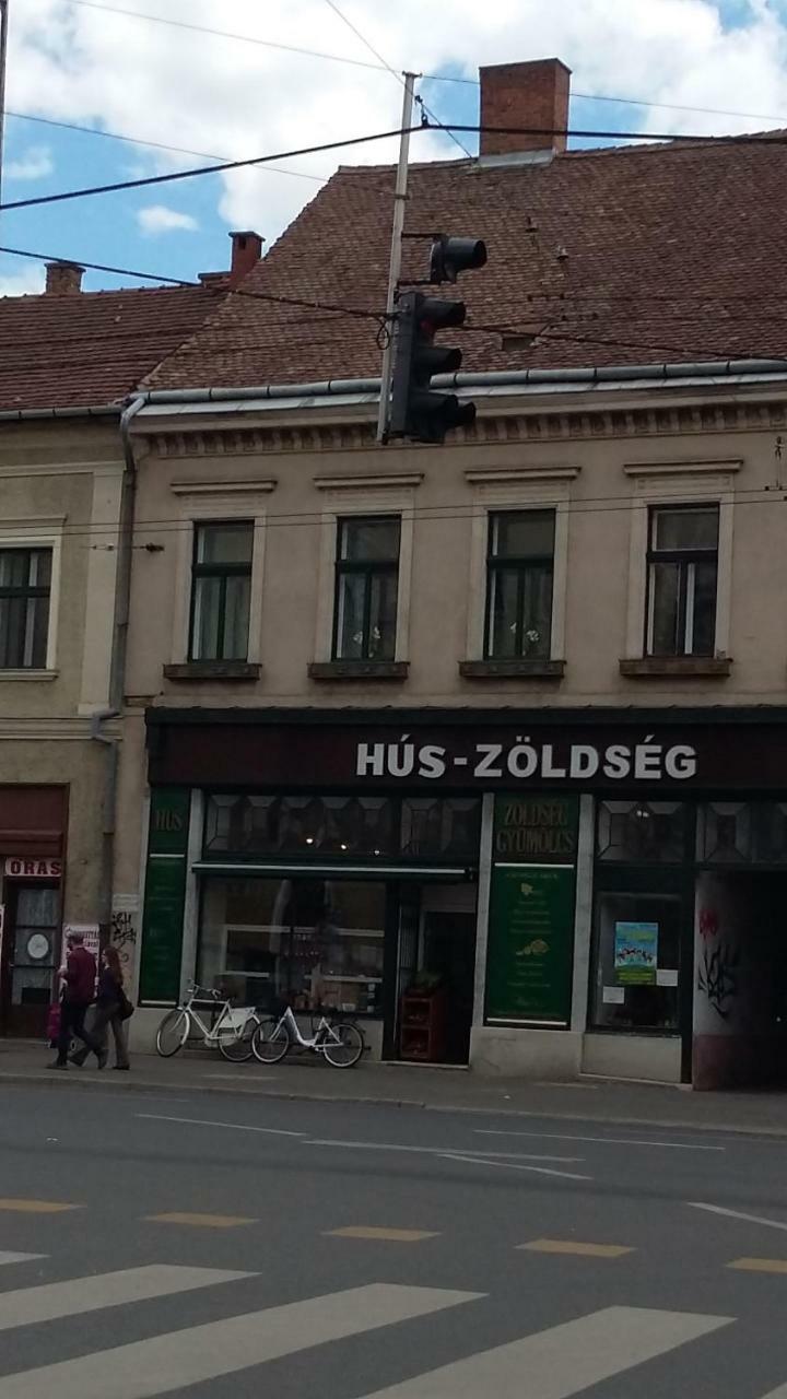 Kossuth Apartmanok Debrecen Exteriör bild